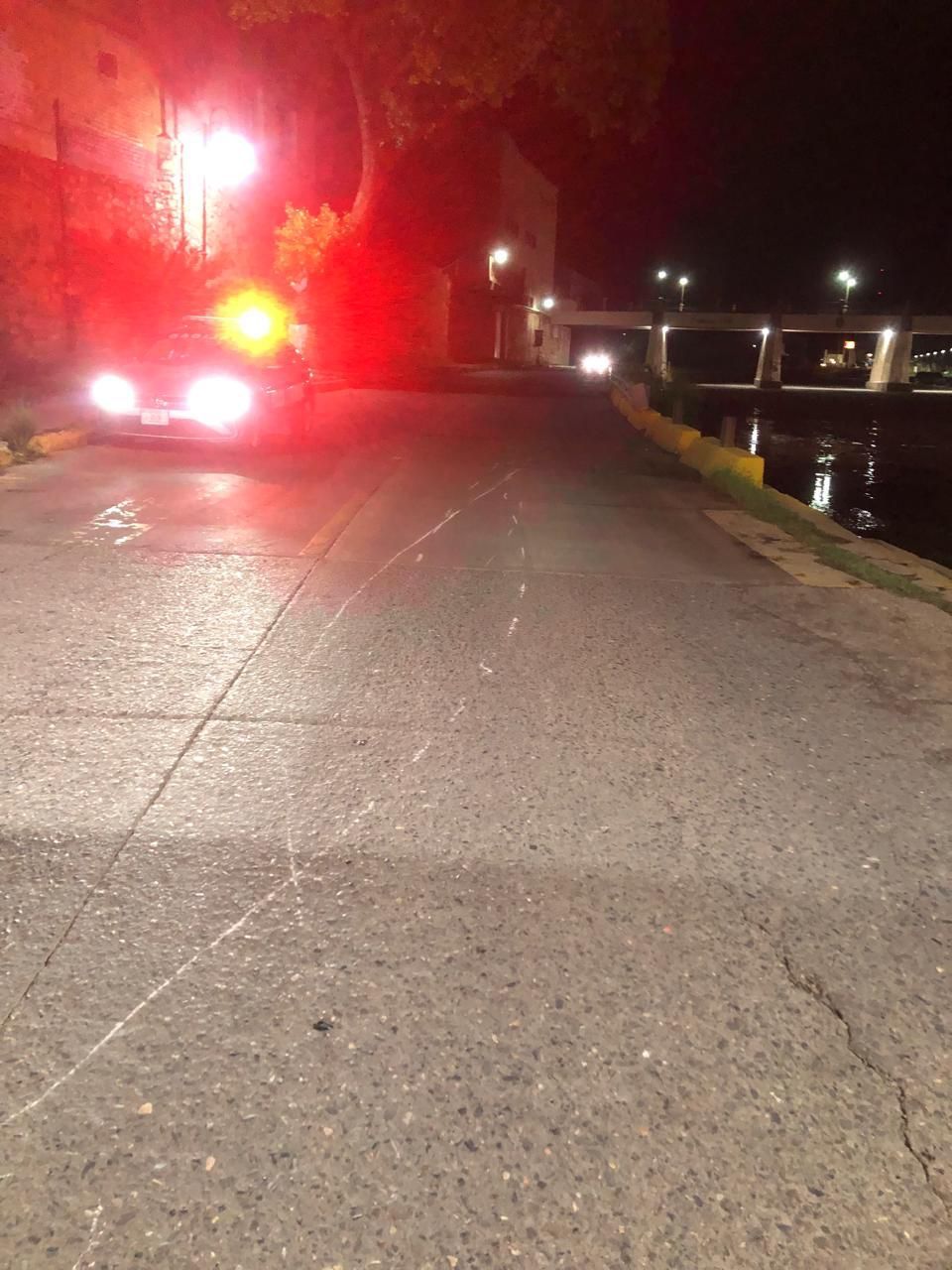 Trasladan a hospital a joven tras accidente en Vialidad del Río
