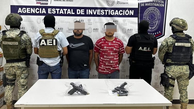 Arrestan a padre e hijo con armas de fuego en Ciudad Juárez