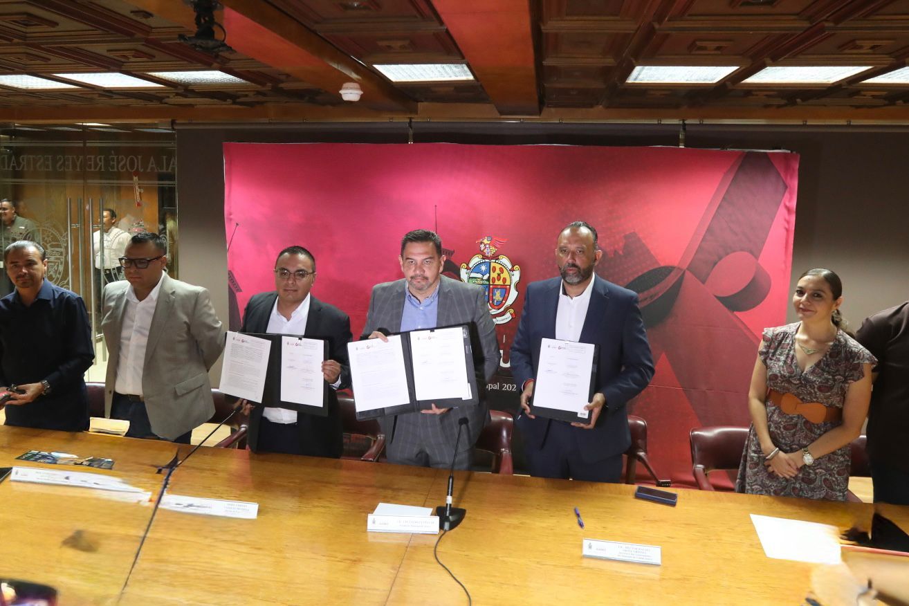 Firman convenio Municipio y Universidad Umbral para impulsar a emprendedores juarenses