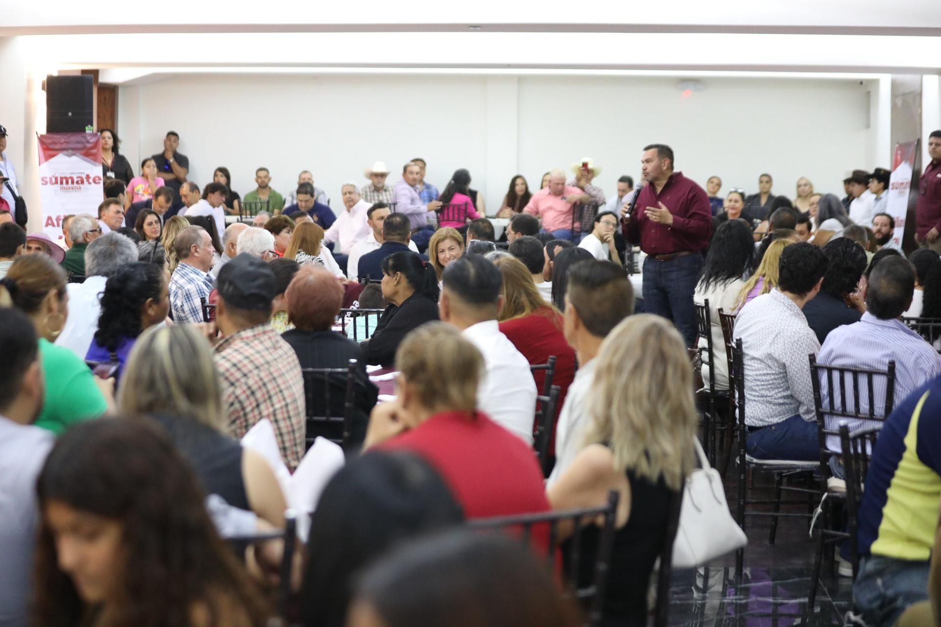 Cruz Pérez Cuéllar visita Parral e invita a la ciudadanía a afiliarse a Morena