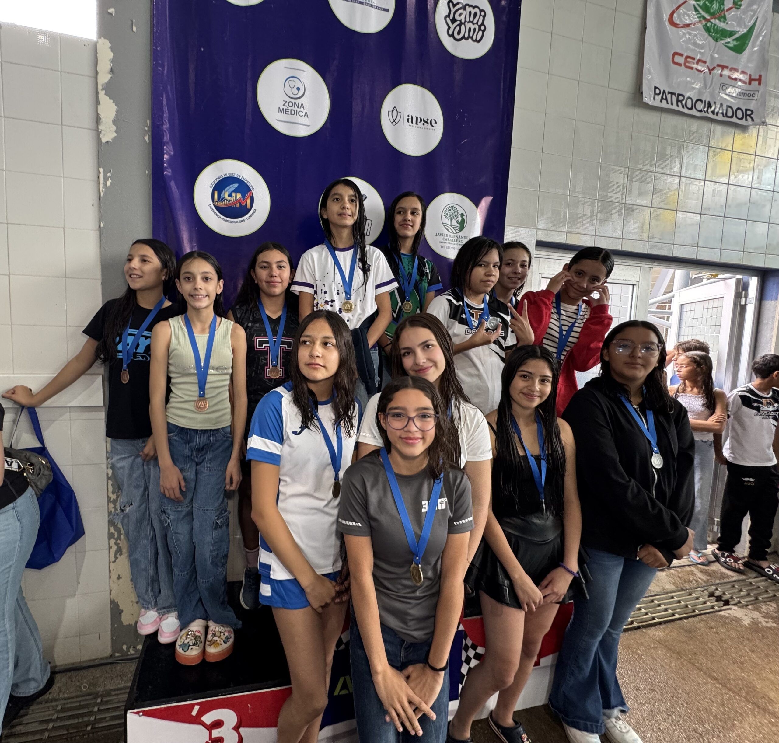 Parral conquista el agua: 360 Swim Team gana 2 oros y 1 plata en su debut estatal desde Ciudad Cuahutémoc