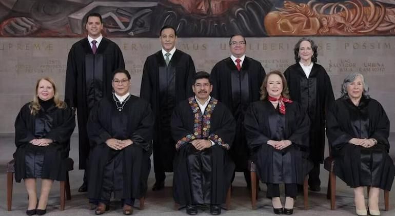 ¡Con toga! Así luce la nueva SCJN; publican foto oficial de ministros
