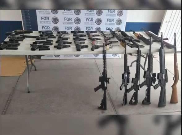 Detienen a tres hombres con 40 armas de fuego en carretera Camargo–Jiménez