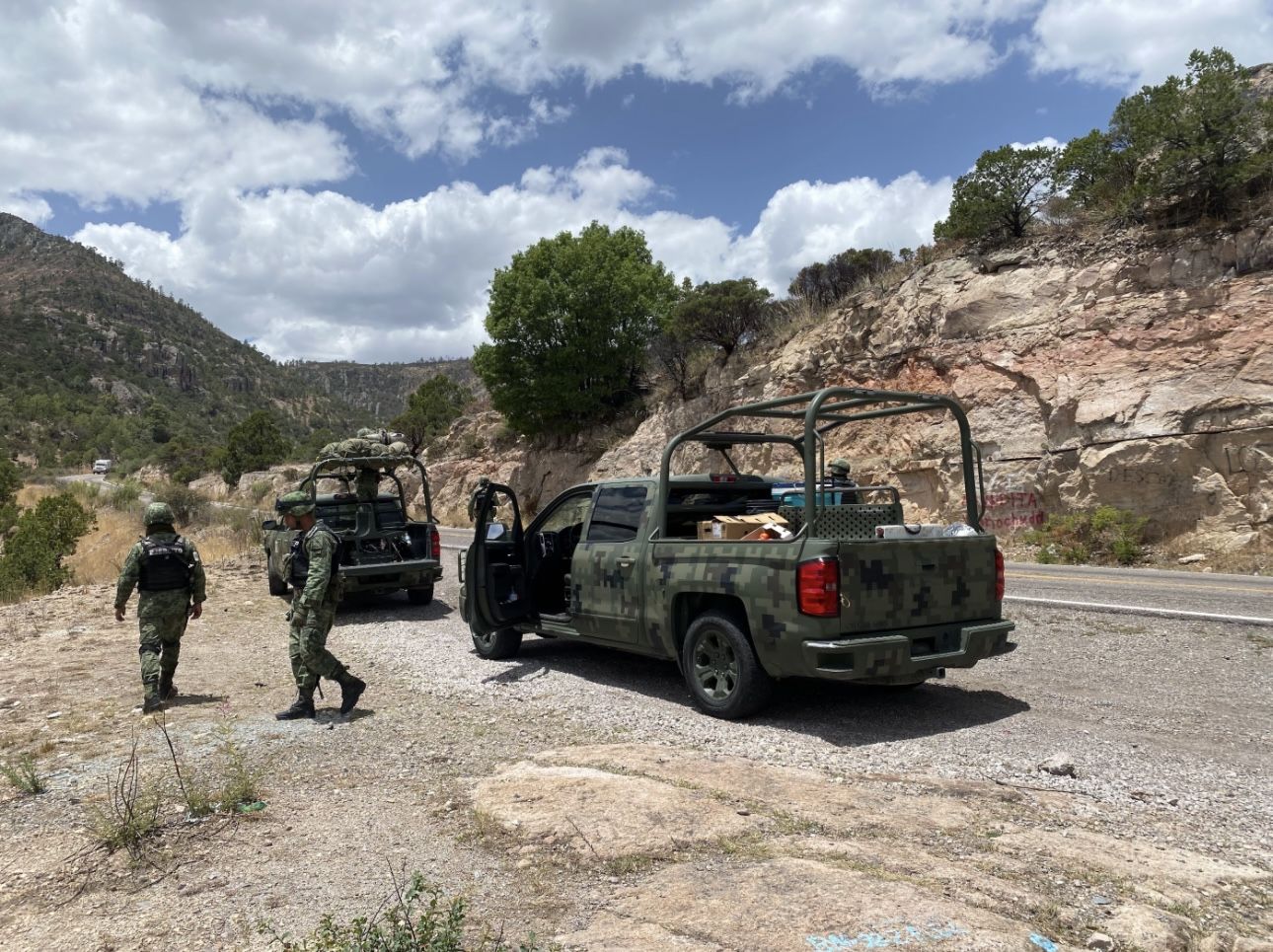 Hallan otros dos cuerpos en la carretera Parral–Guadalupe y Calvo