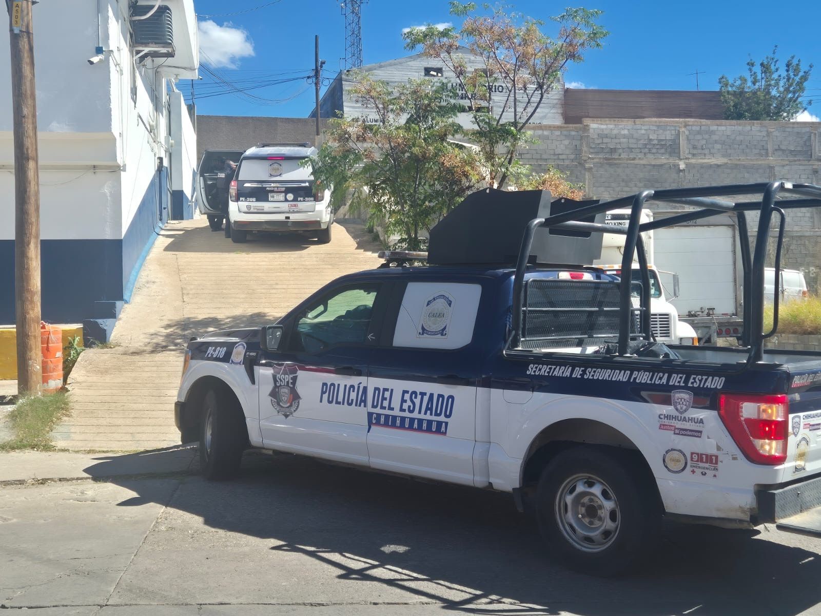 Cae trío armado en Guachochi; los trasladan a Parral bajo fuerte operativo