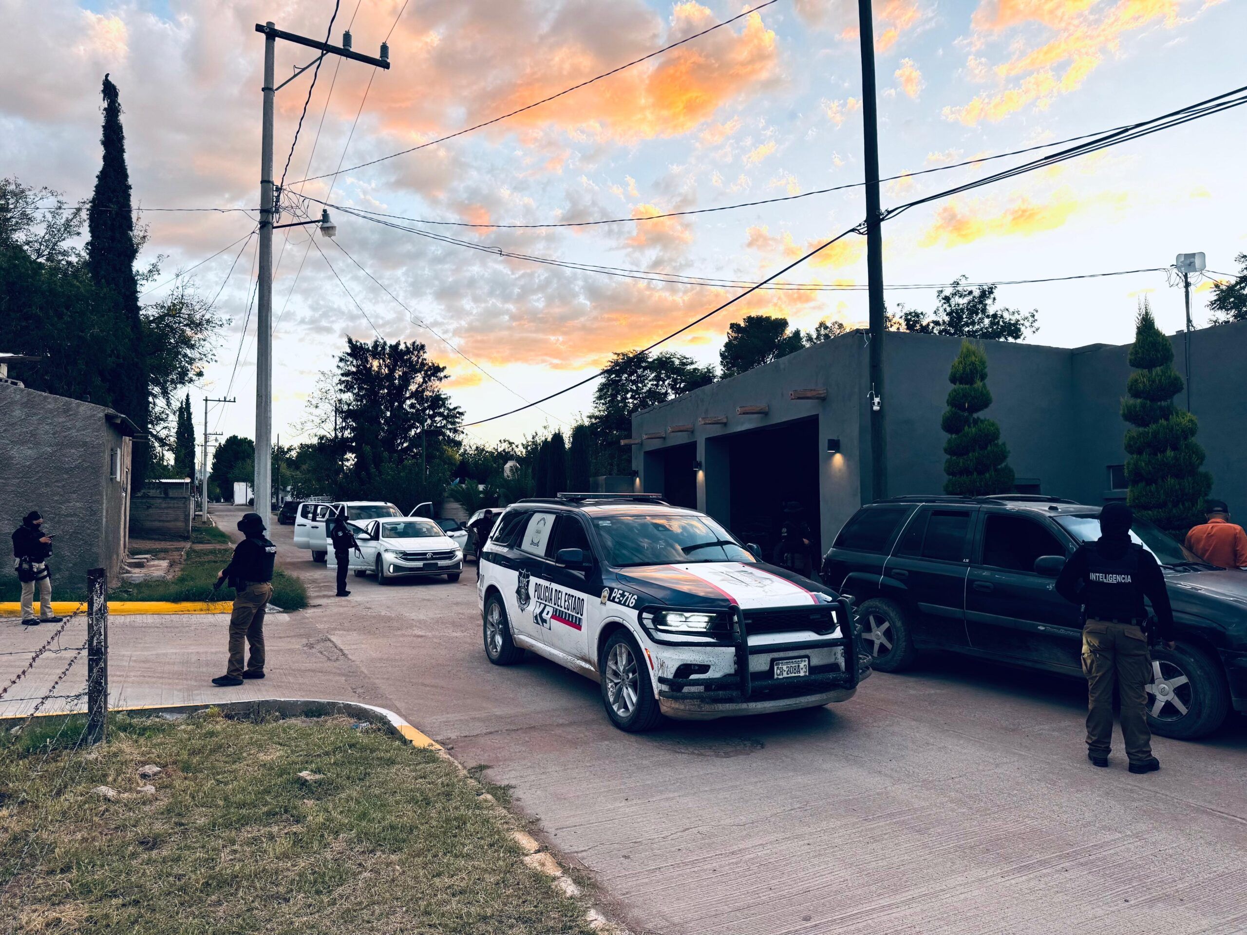 Hallan a hombre asesinado en la carretera Cuauhtémoc–La Junta; lo identifican extraoficialmente como “El Dorado”