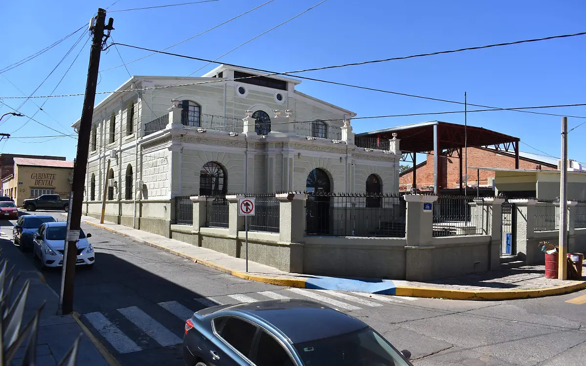 ¡Municipio incumple! Sin uniformes ni calzado en primarias de Parral