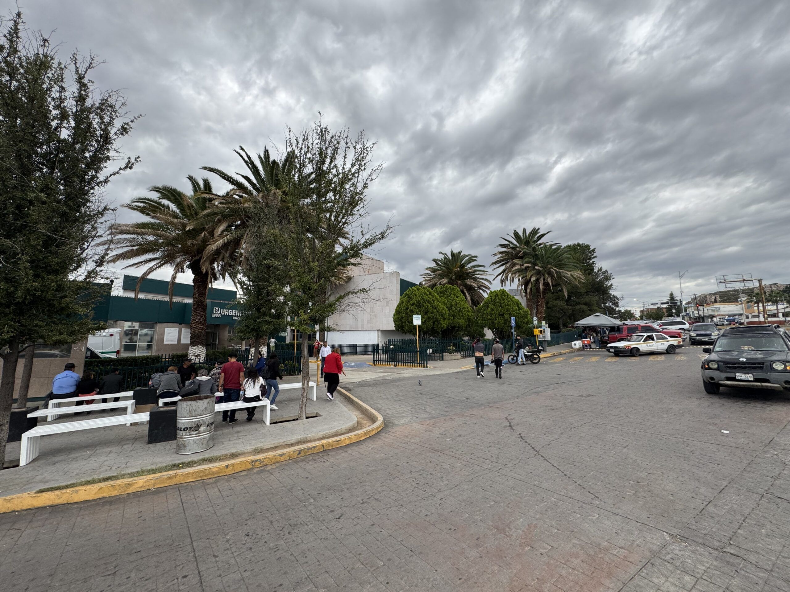 Muere joven mujer en el IMSS; familiares señalan presunta negligencia médica