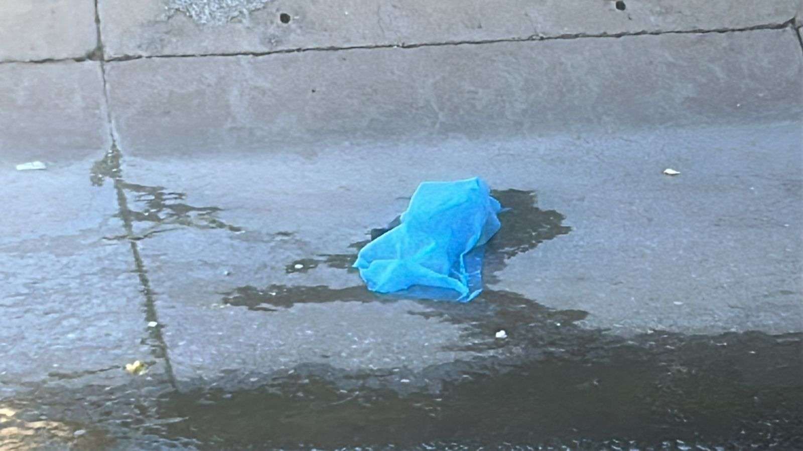 Muere mujer tras lanzarse de un puente en avenida Universidad