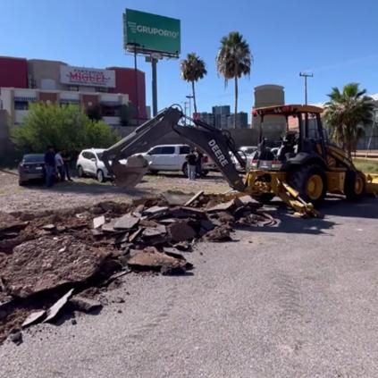 Inicia demolición de licorería para dar paso al proyecto Torre Zahara en Chihuahua