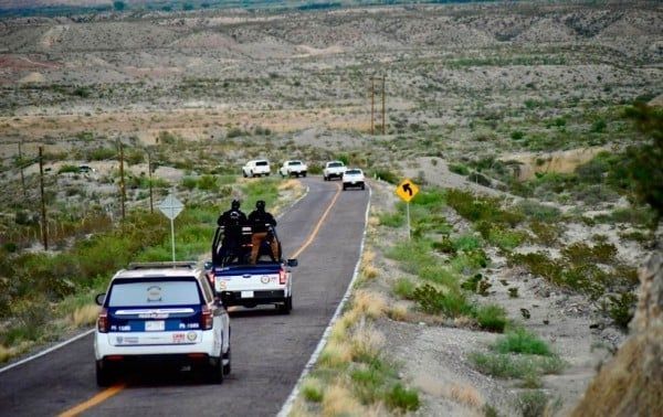 Hallan a pareja asesinada en la carretera Aldama–Ojinaga