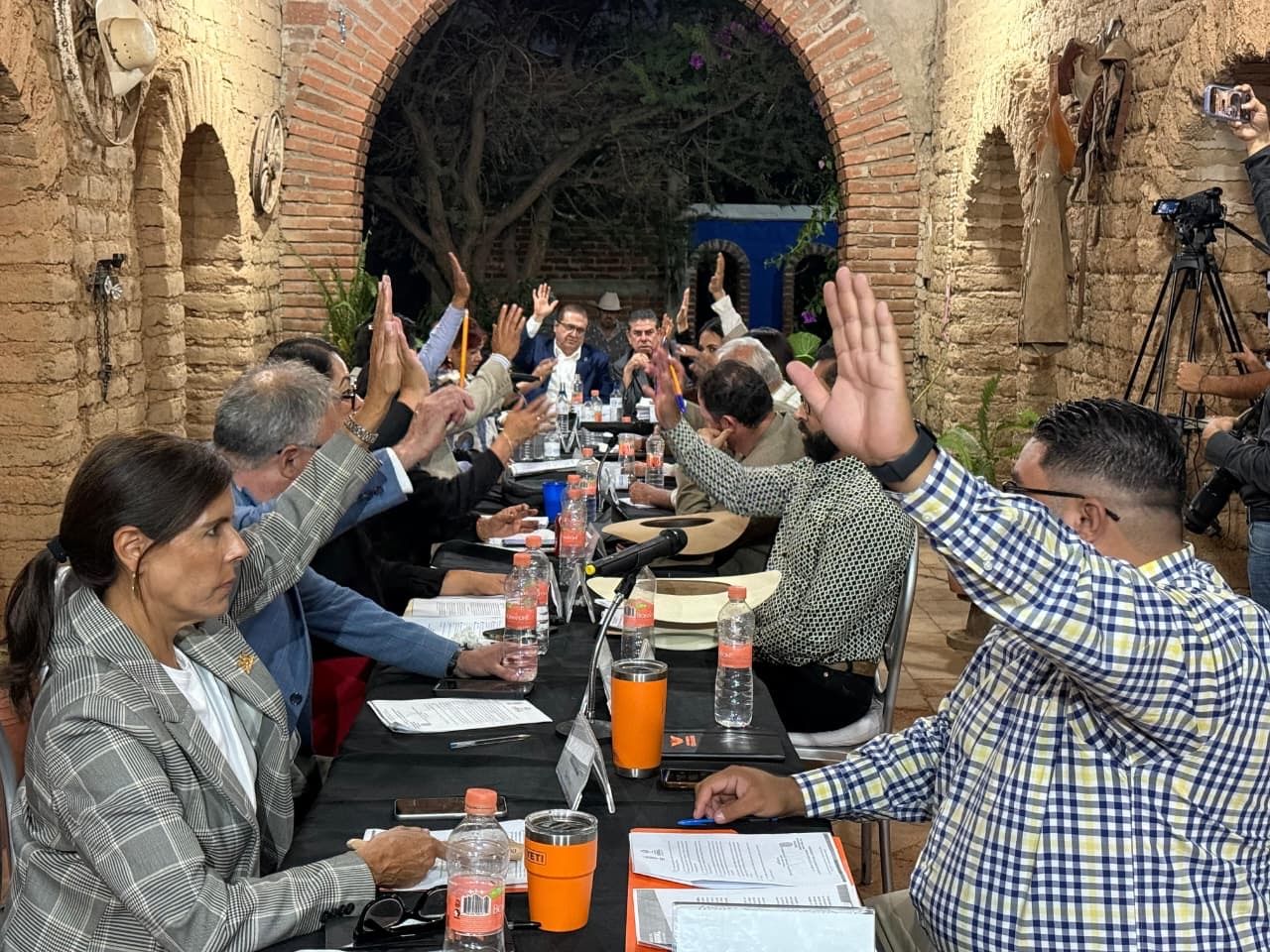 Aprueba Ayuntamiento de Parral exhorto del Diputado “El Caballo” Lozoya para eliminar el ISR del aguinaldo