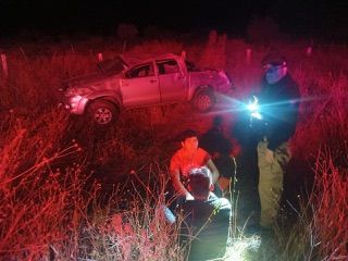 Volcadura deja un joven lesionado en la carretera Durango–Parral