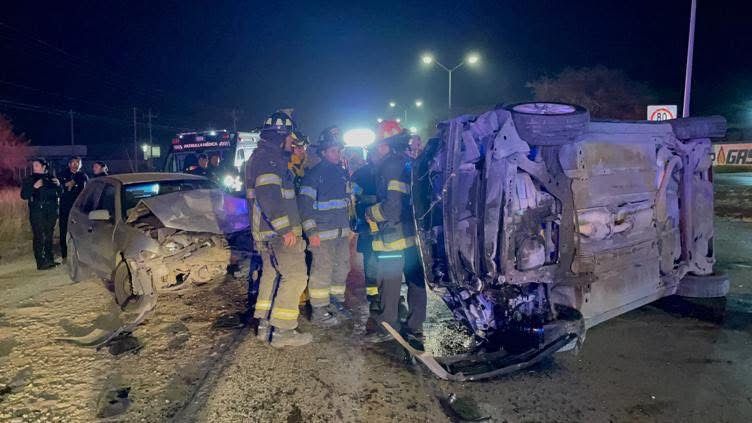 Bajó de su vehículo para ayudar en un accidente; murió atropellado