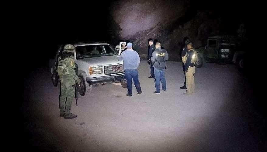 Dos hombres sin vida y un vehículo calcinado tras enfrentamiento en Nonoava
