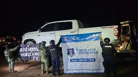 Recuperan dos pickups robadas con violencia en la Vía Corta Parral; Operativo Blindaje Carretero arroja primeros resultados