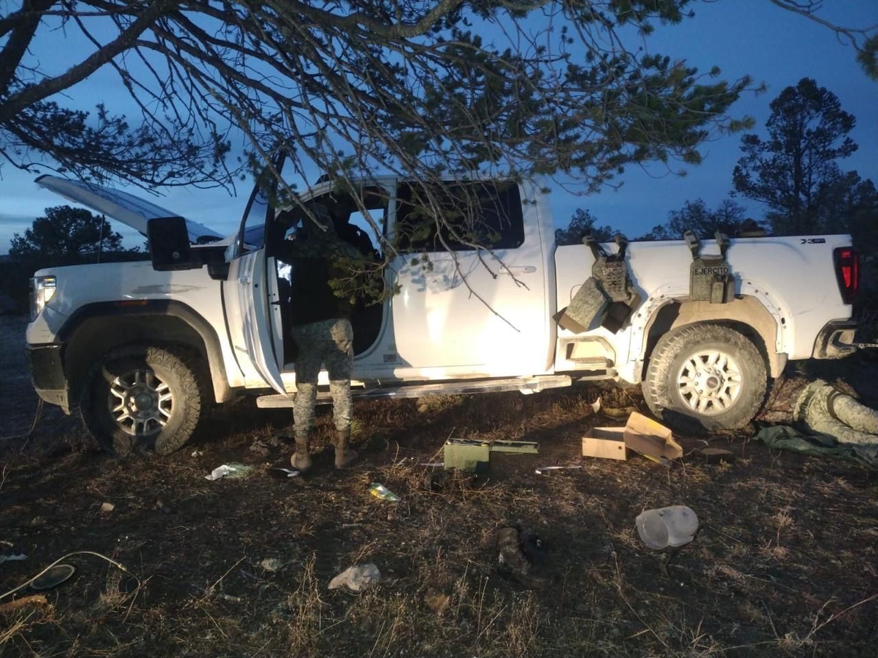 Localizan camionetas robadas y cartuchos durante operativo en Norogachi