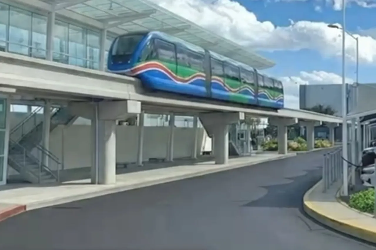 Proponen tren binacional para conectar aeropuertos de Juárez y El Paso