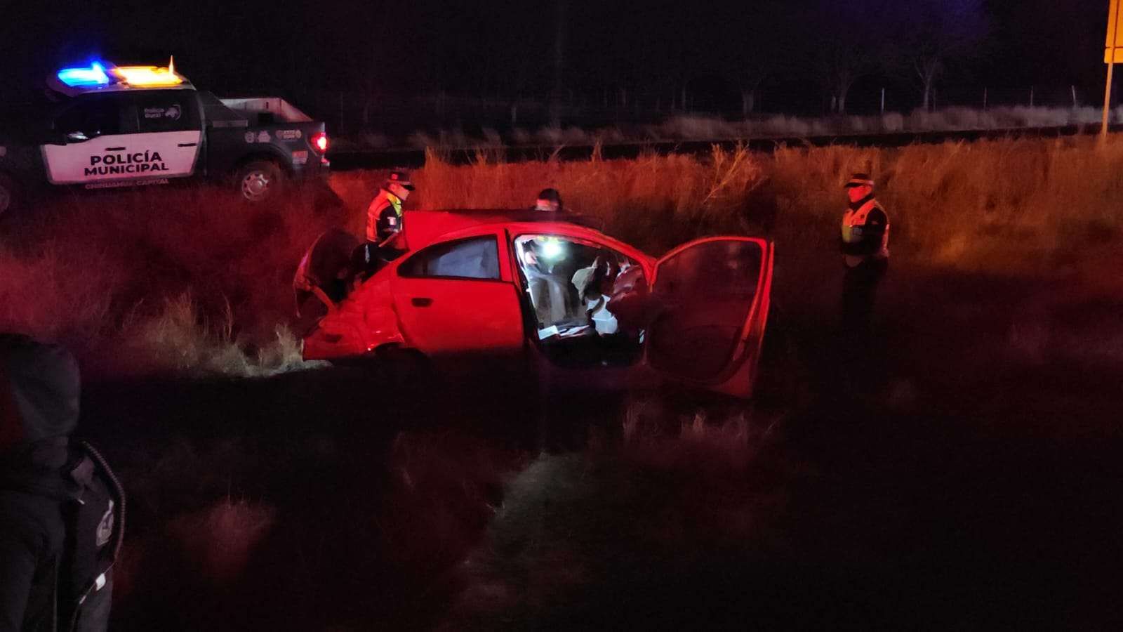 Vuelca automóvil en la carretera Chihuahua–Juárez; hay un lesionado