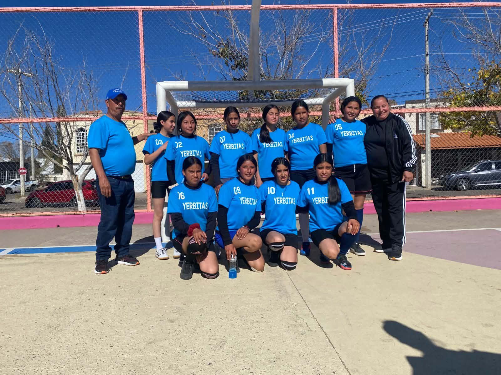 Secundaria de Yerbitas se corona campeona regional en futbol femenil