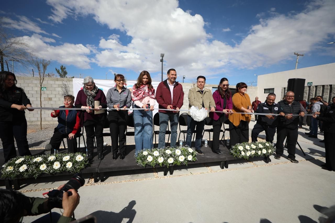Inaugura Presidente Pérez Cuéllar Centro Florece en Parajes de San Juan