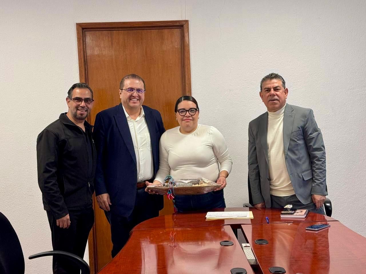 Alcalde de Parral gestiona ante la CONADE soluciones para el Polideportivo