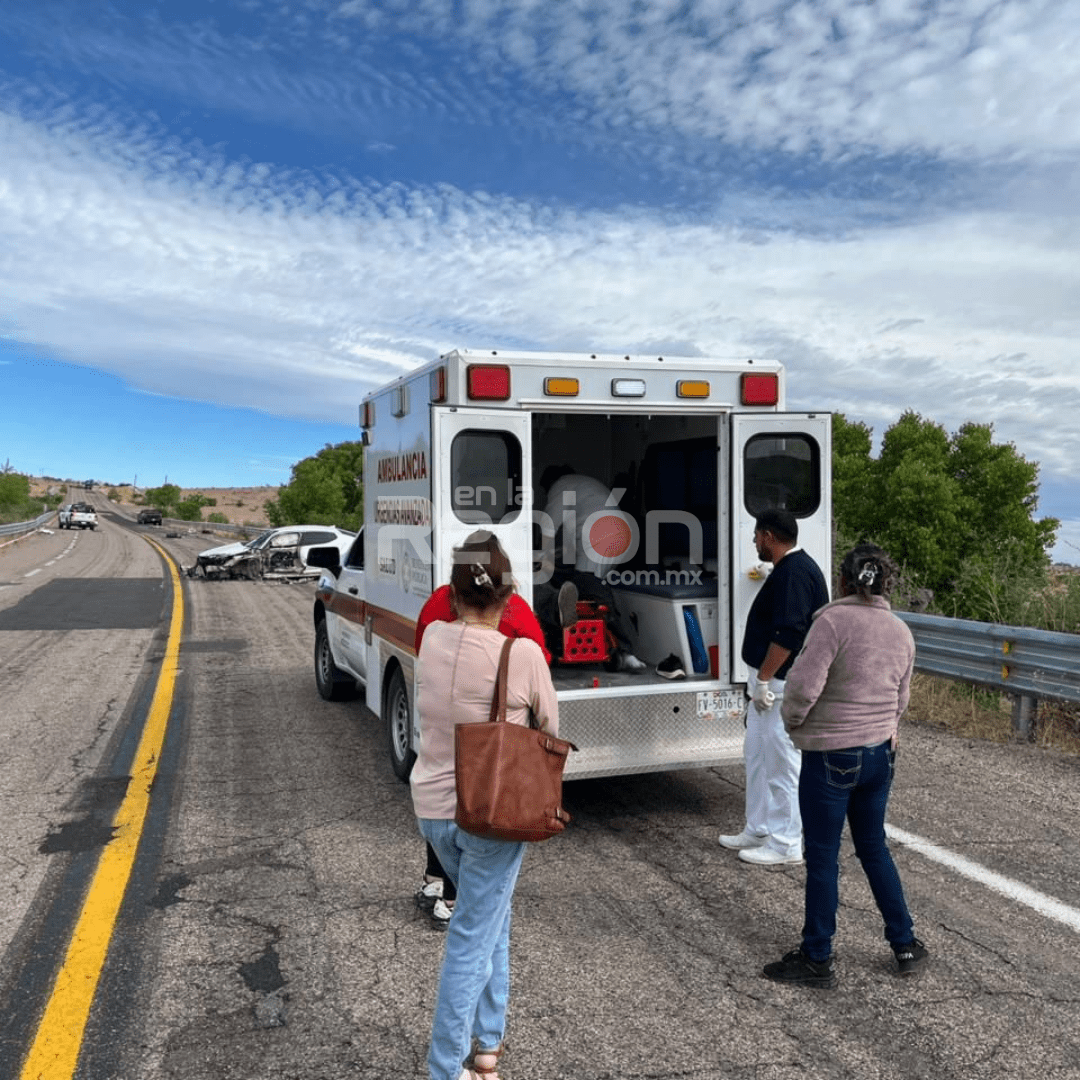 Tres vehículos destrozados tras fuerte accidente carretero