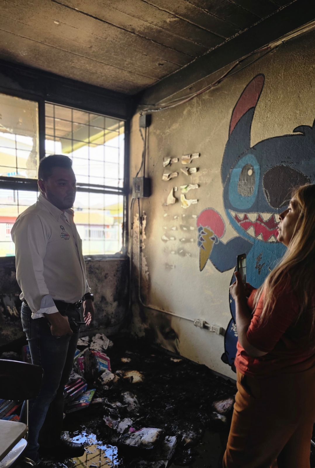 Corto circuito habría provocado incendio en plantel educativo