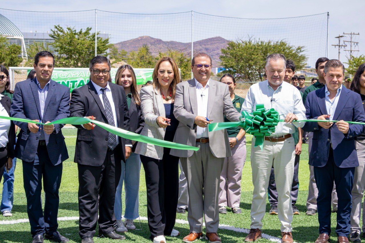 Parral sigue avanzando con hechos: inauguran pasto sintético en el Cobach 12