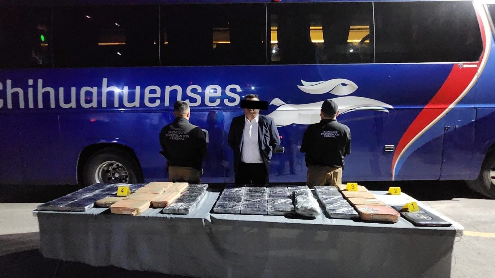 Cae autobús con cargamento de fentanilo rumbo a Juárez