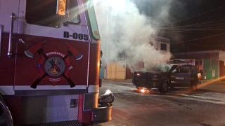 Se incendia vehículo del Ejército por presunta falla en el sistema eléctrico