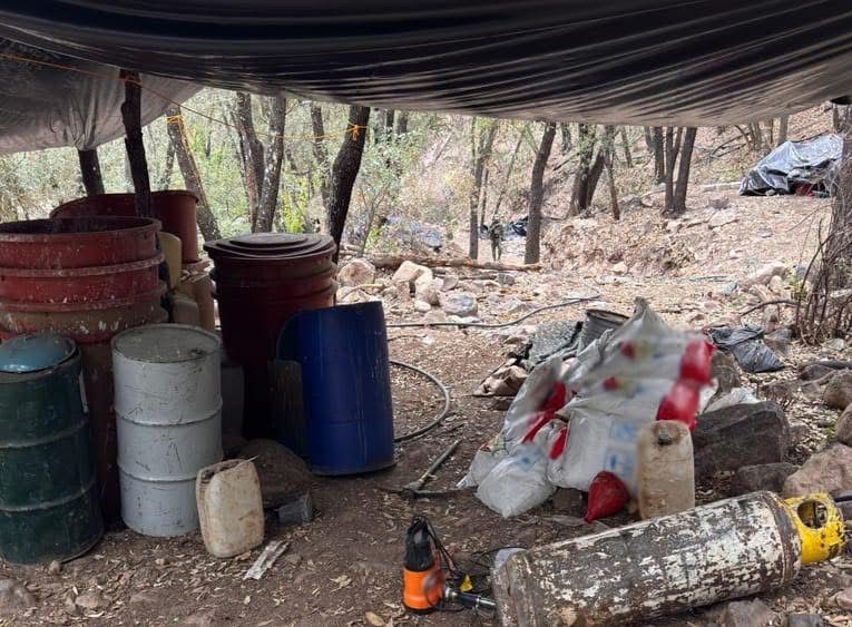 FGR, Ejército y Guardia Nacional desmantelan centro de producción de drogas