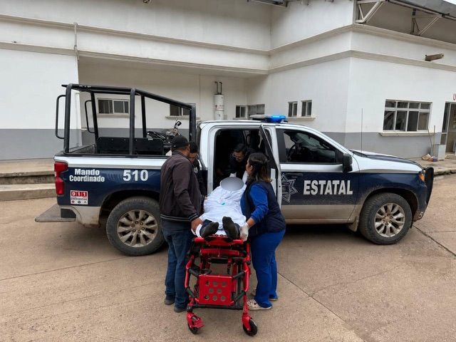 Grave adolescente tras volcadura en motocicleta en Tamazula; fue trasladado en avioneta a Culiacán