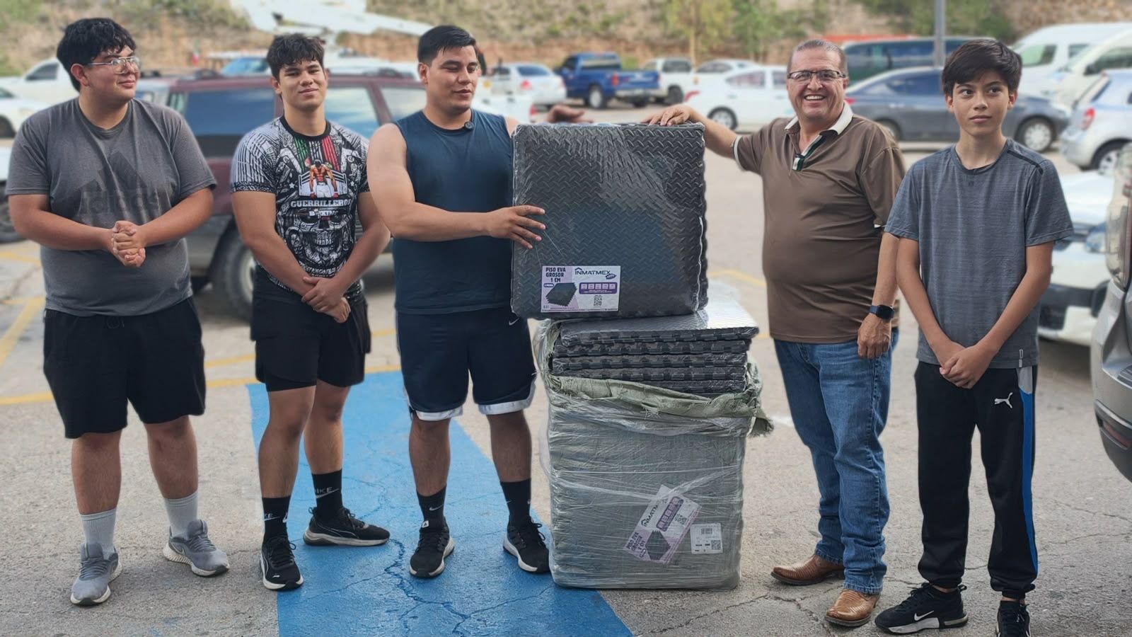 Recibe Guerrilleros Boxing apoyo para fortalecer sus entrenamientos