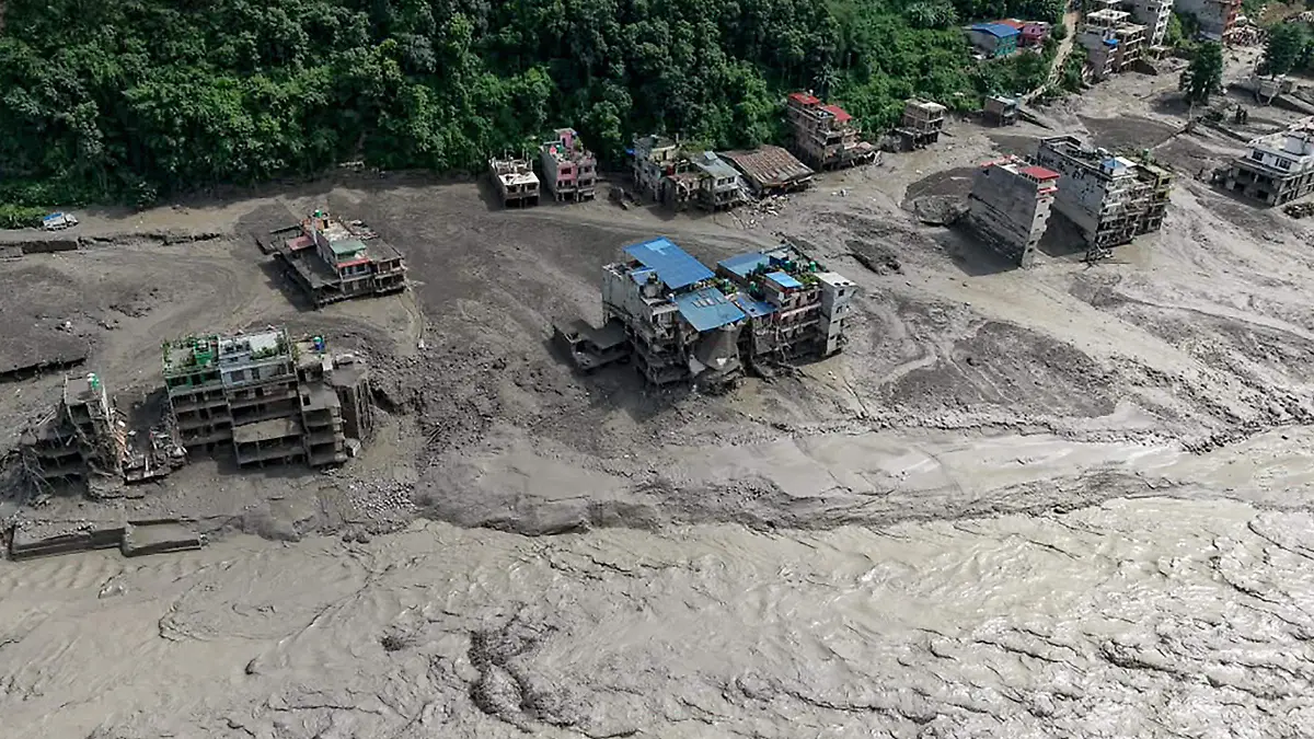**Nepal declara zona de desastre tras devastadora riada**