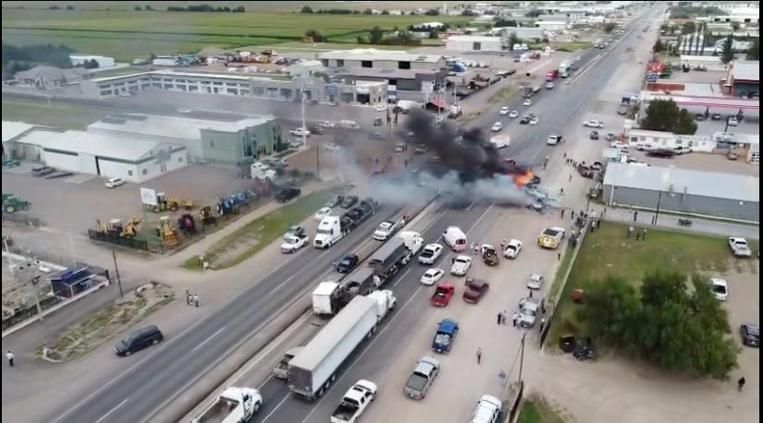 Encontronazo en el Corredor Comercial de Cuauhtémoc deja 4 muertos calcinados