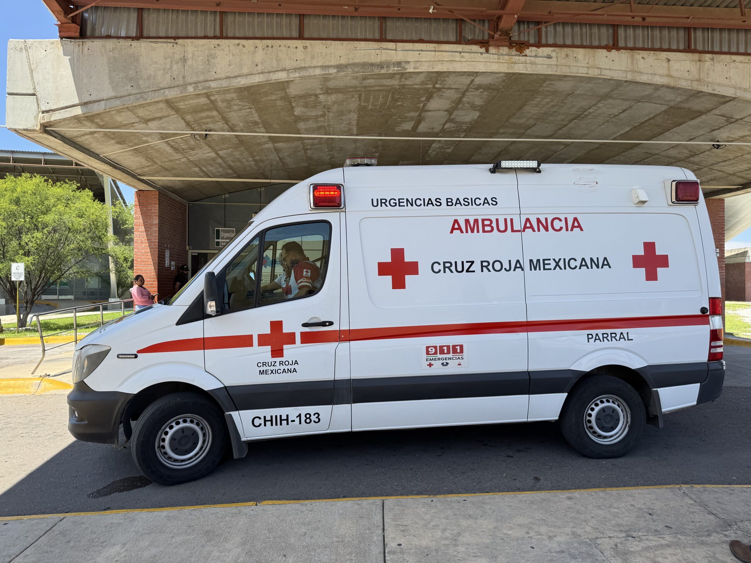 Muere mujer tras cirugía estética en clínica de Delicias; FGE cateó hospitales por irregularidades