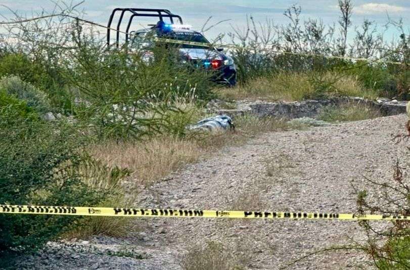 Encuentran a hombre encobijado en brecha de Aquiles Serdán
