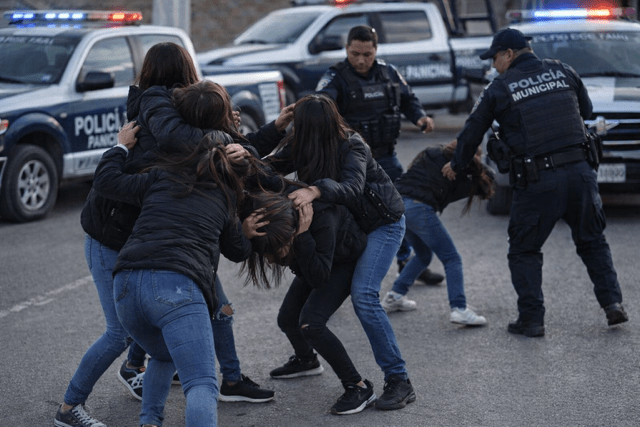 Reportan riña de menores frente a primaria Nicolás Bravo