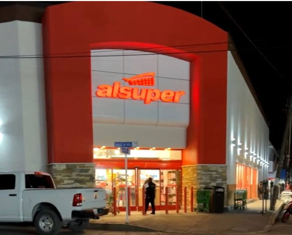 Ataque con cuchillo en Alsuper Delicias deja a una empleada grave