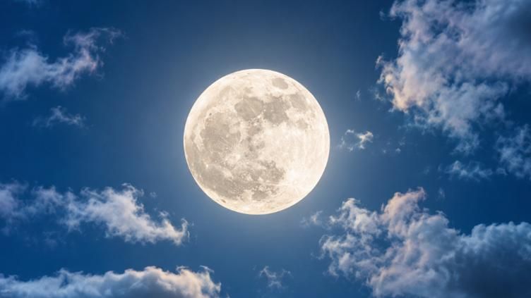 ¿A qué hora podrá verse la Luna Azul de mayo?