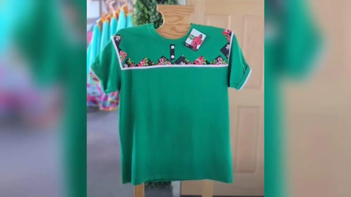 ¡Quiero una! Artesanas rarámuris sacan su versión de la playera de la Selección Mexicana