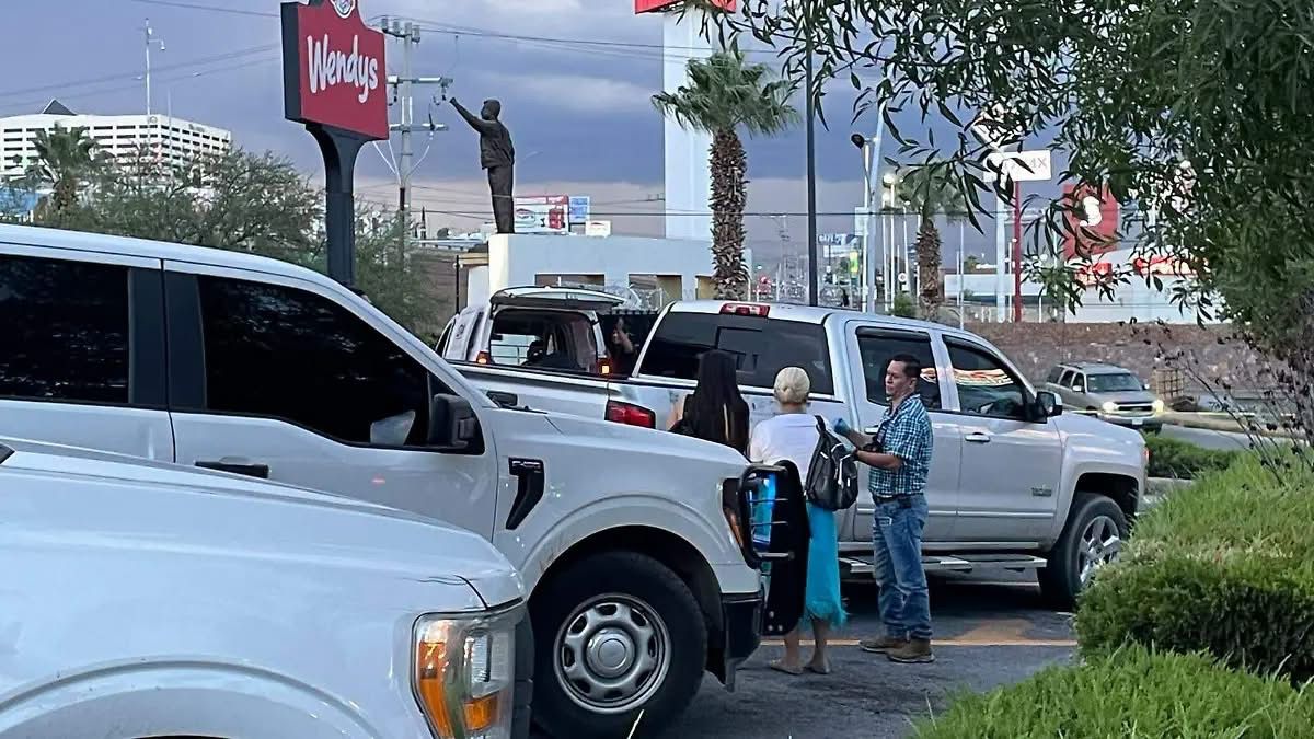 Le dicen que tenía una llanta ponchada y le terminan robando $150 mil