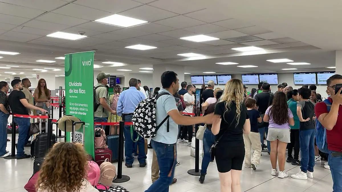 Caos en aeropuerto de Chihuahua: cancelan vuelo y dejan varados a 120 pasajeros