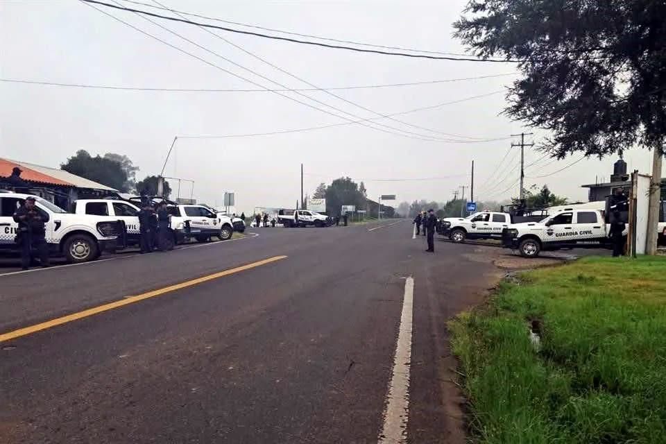 **Caos en Michoacán: liberan 26 tramos carreteros tras ataques y bloqueos**