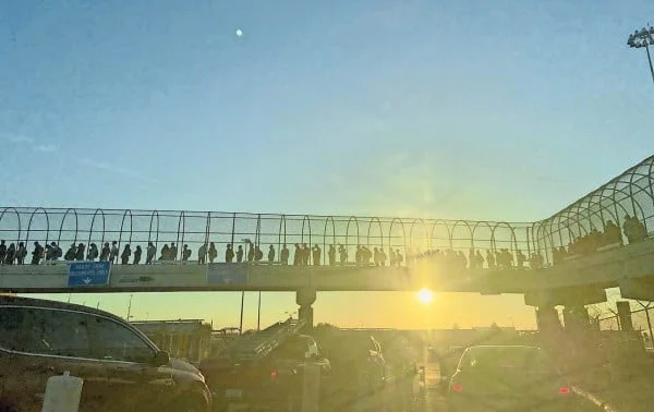 Menores cruzan solos a El Paso ante temor de que sus padres pierdan la visa