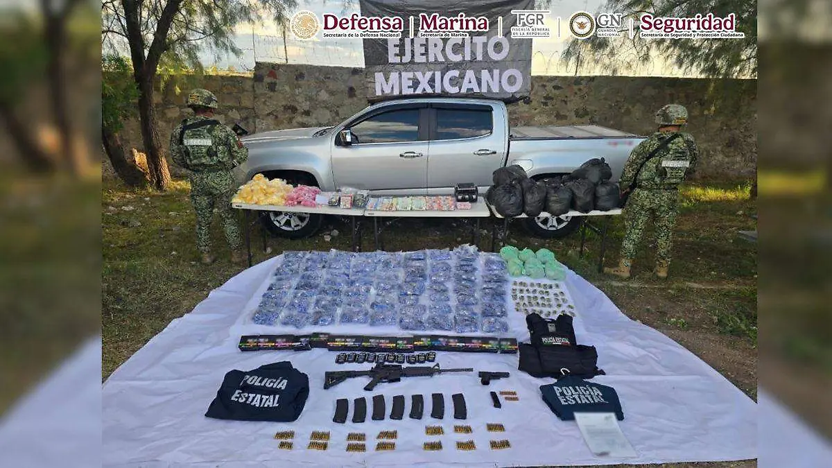 Golpe al crimen en Durango: aseguran más de 2 mdp, armas y miles de dosis de droga