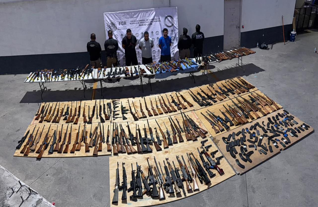 ¡Golpe al crimen! Decomisan 210 armas que llegaron de Texas
