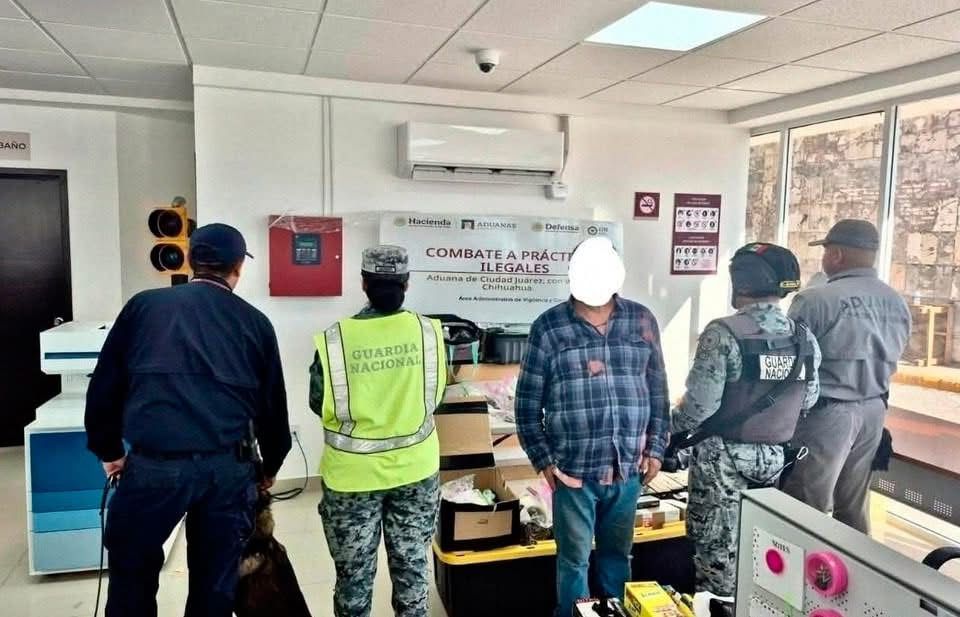 Detienen a hombre con 9 mil 300 cartuchos y armas en autobús
