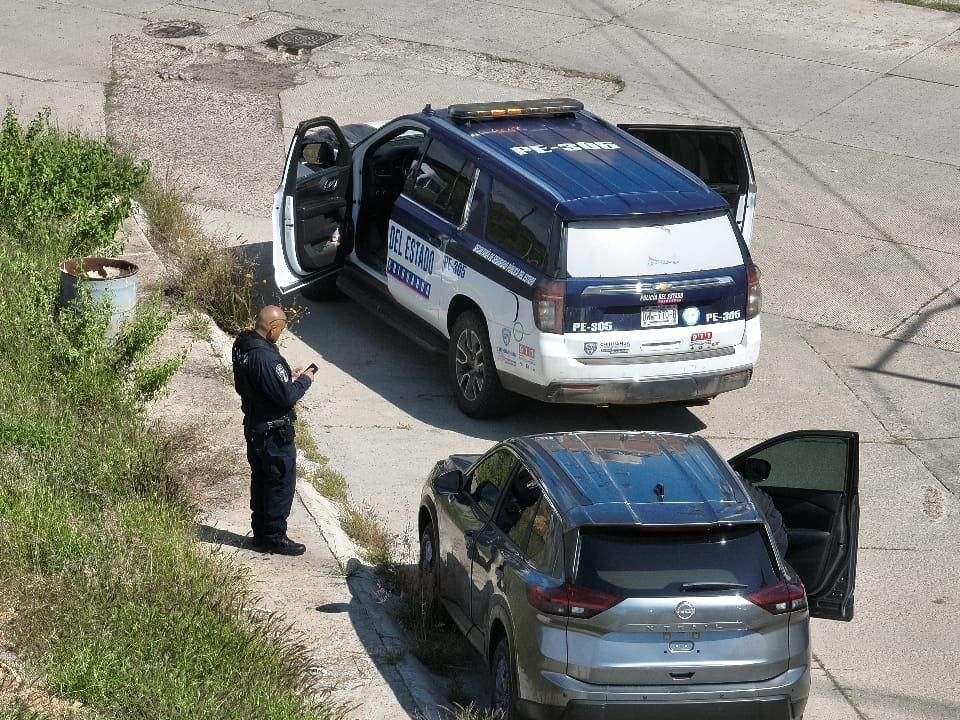 Encuentran camioneta robada en calles de Parral